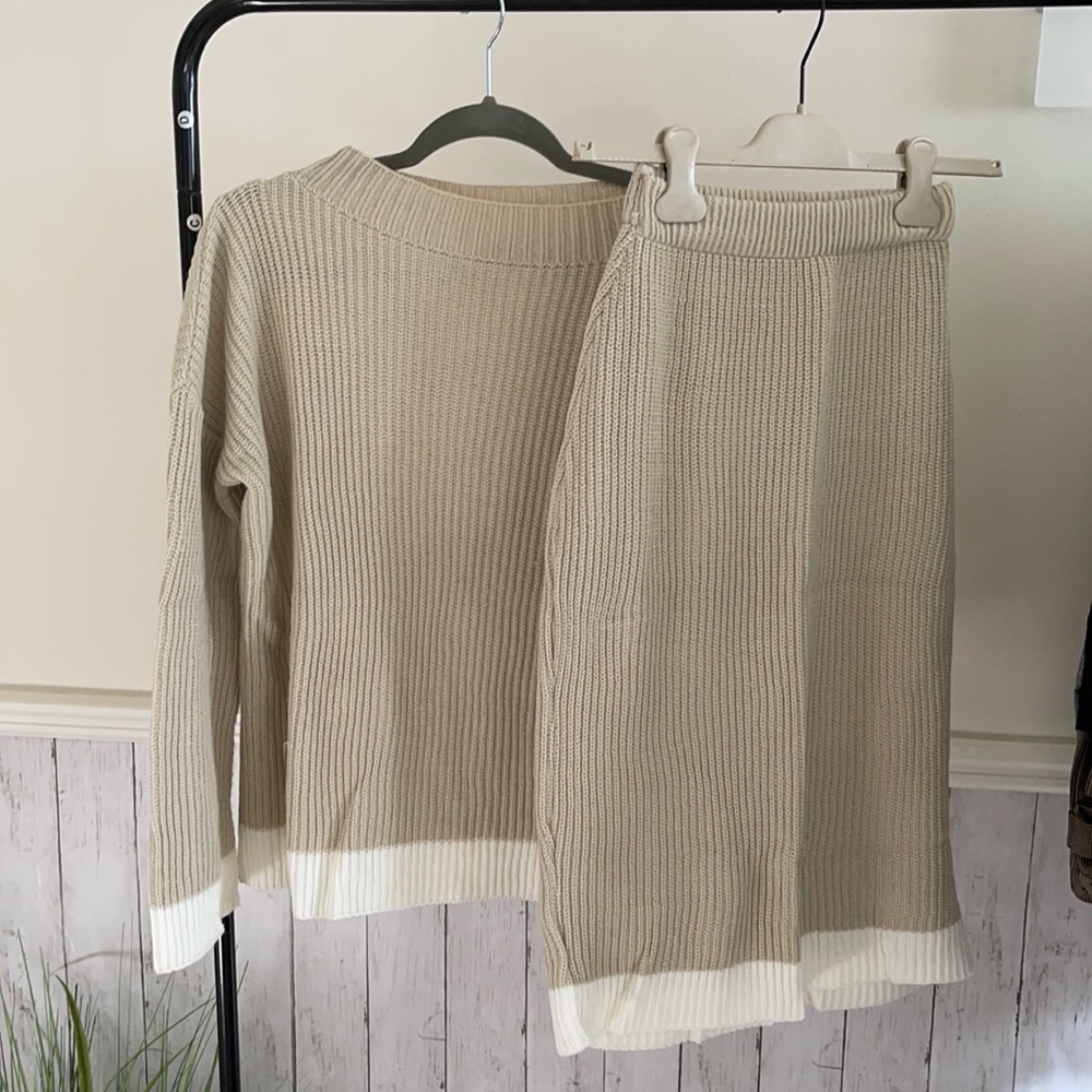 Pretty Little Thing sweater/skirt 2pc set